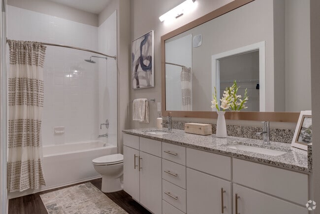 1BR, 1BA - 790SF