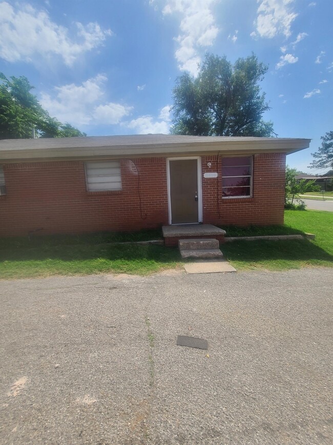 Photo - 2813 33RD12 PLEX