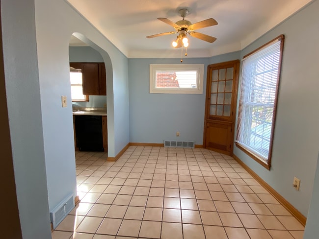 Photo - 6907 Gerald Ave Unidad Down