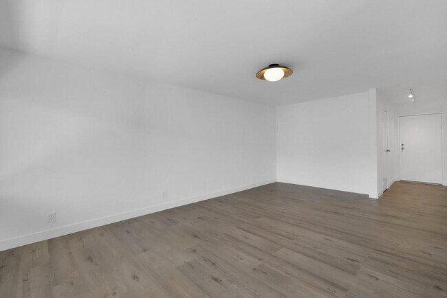 Photo - 2811 Flores St