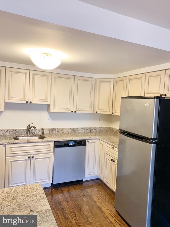 Photo - 1557 Dunterry Pl