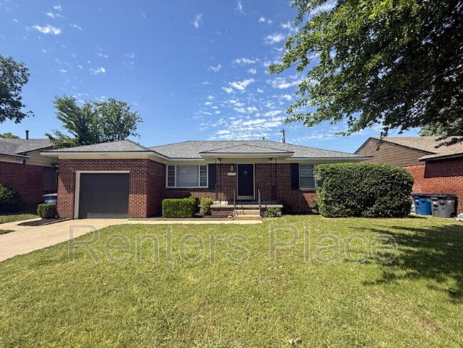 Photo - 1045 E 53rd St House