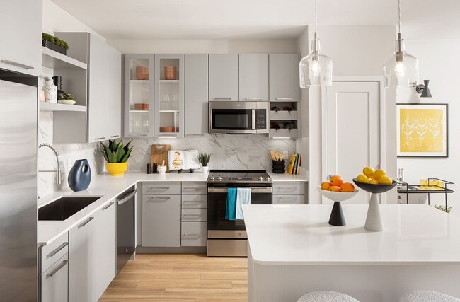 Photo - Aventon Opal