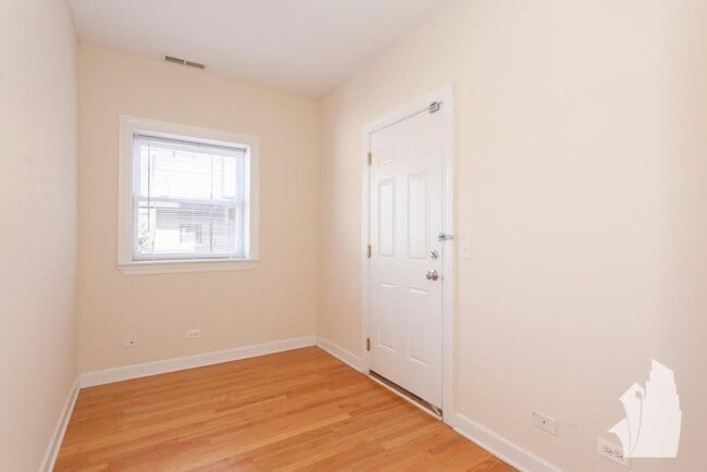 Photo - 3244 N Clifton Ave Unit N1