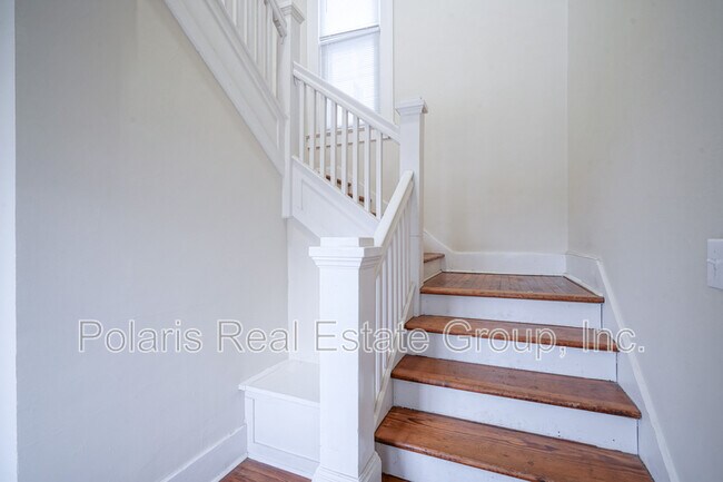 Photo - 208 W Williams St