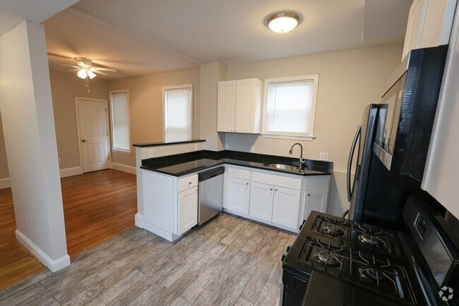 Building Photo - 36 Winthrop St Unit 2 Rental