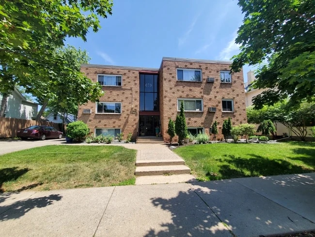Photo - 2639 Colfax Ave S Unidad 103