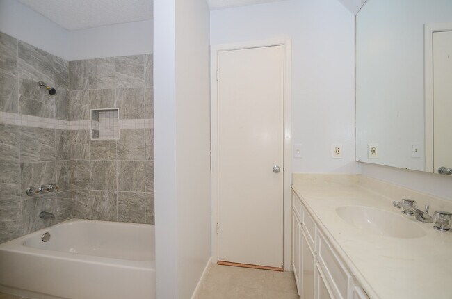 Photo - 130 Sugar Berry Cir