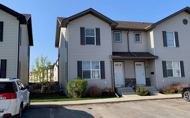Building Photo - 135 Pawlychenko Ln