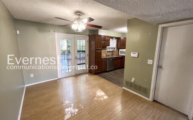 1372 Eastwick Way