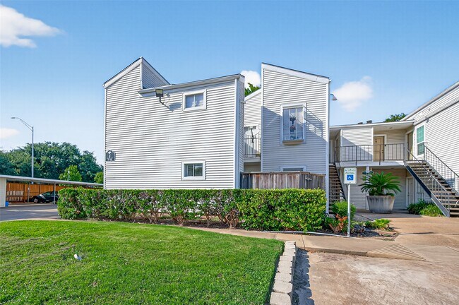 Photo - 9809 Richmond Ave.