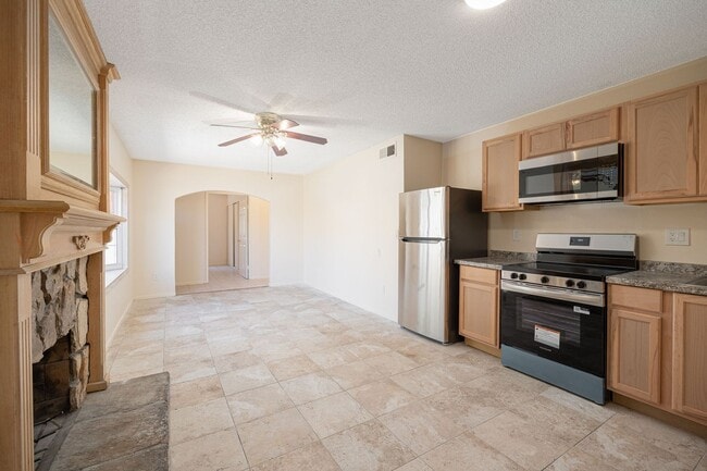 Building Photo - Attached 3-Bedroom ADU with Spacious Yard ... Rental