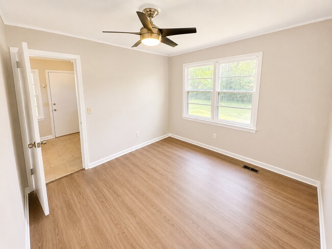 Photo - 602 Austin Dr NW