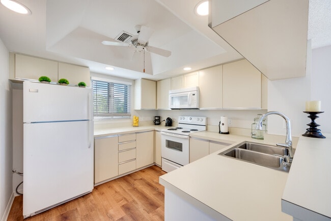 Photo - 1645 Spoonbill Ln Unidad C