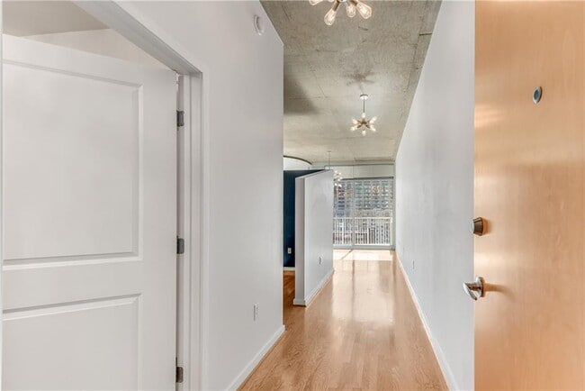 Photo - 860 Peachtree St NE Unidad 1112