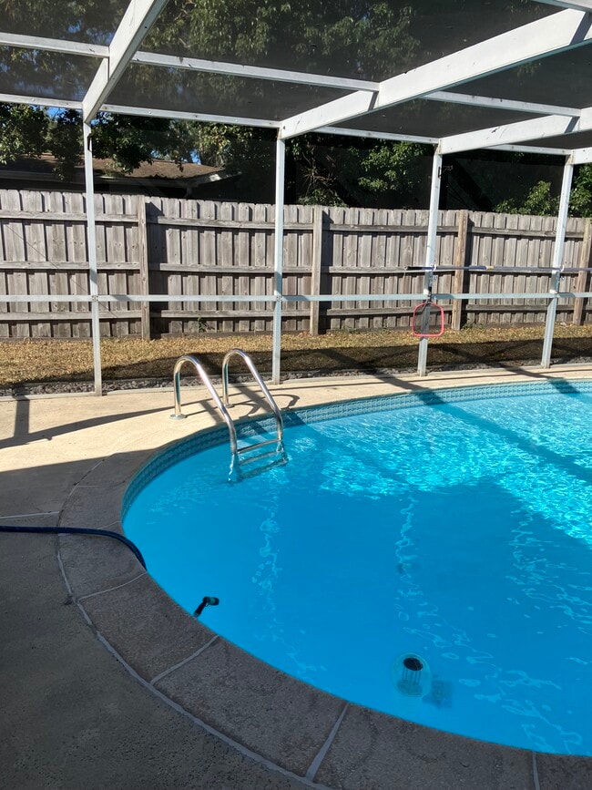 Building Photo - 9837 Marlinton Ln