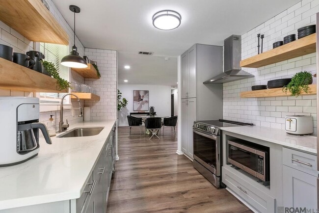 Photo - 7141 Boone Ave