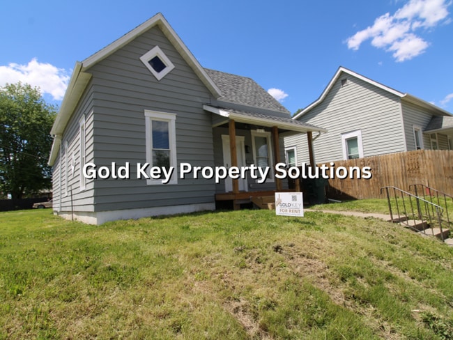 Building Photo - MUNCIE Updated 3 BR 1 BA House with Central Air and Upgraded Appliances (SECTION 8 APPROVED)