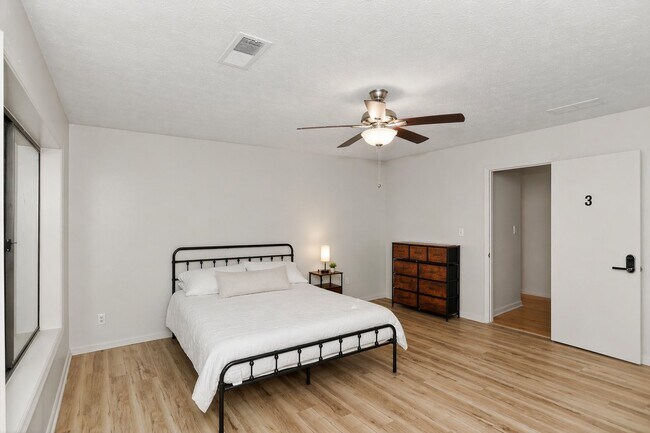 Photo - 468 Watson Ferry Dr