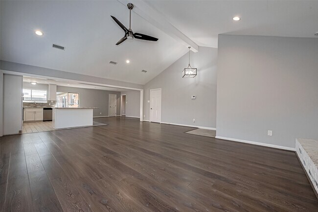 Photo - 319 Gentilly Dr