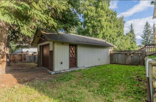 Photo - 4-Bedroom Fairbanks Home with Garage, Deck...