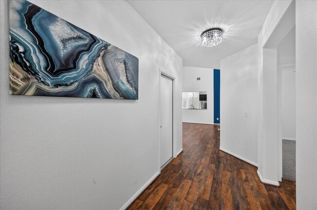 Photo - 617 Cortona Ln