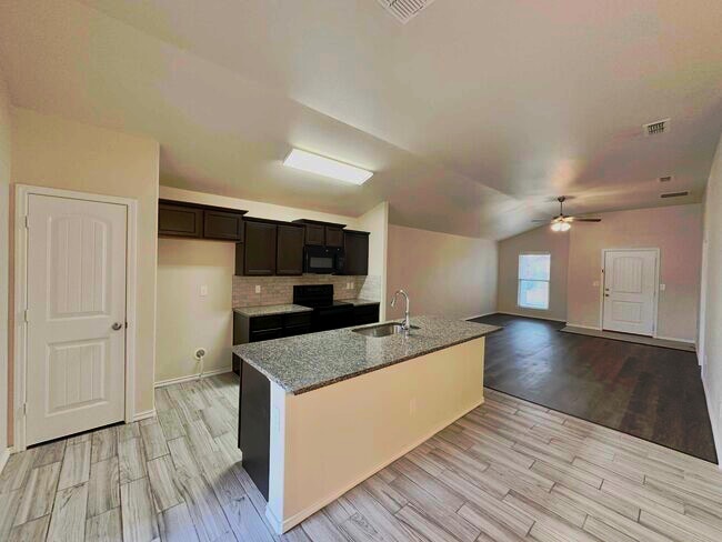 Photo - 2119 140th St