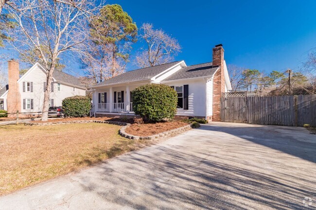 Building Photo - Lexington Rental