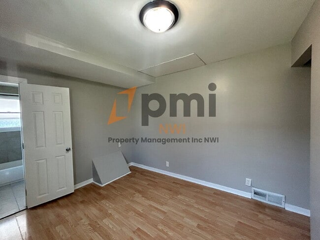 Photo - 1518 Oak St