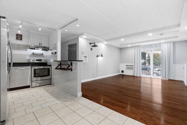 Building Photo - 80 High St Unit 101