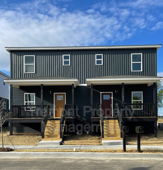 Photo - 2486 E 21st St