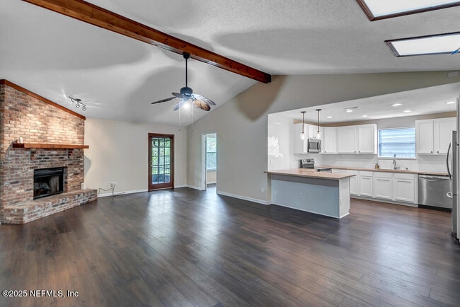 Photo - 4518 Crosstie Rd S