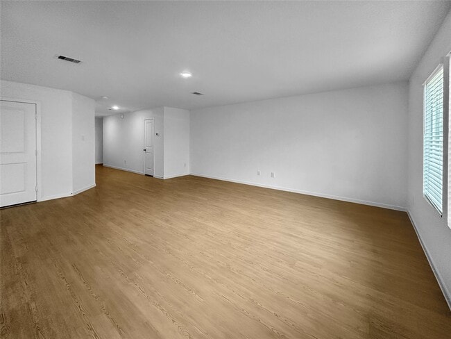 Photo - 31460 Moore Rd