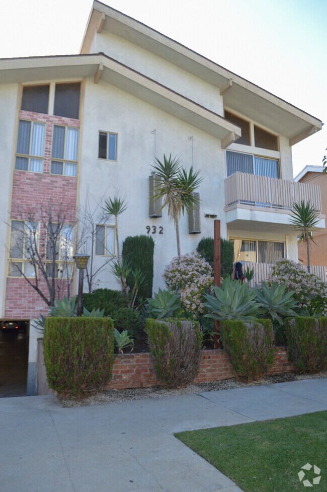 Building Photo - 932 10th St in Santa Monica.  North of Wil... Rental