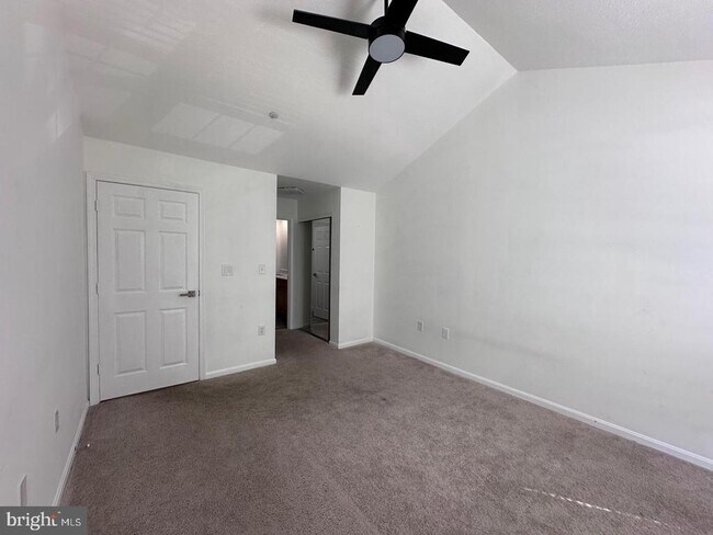 5960 Millrace Ct Unit B304