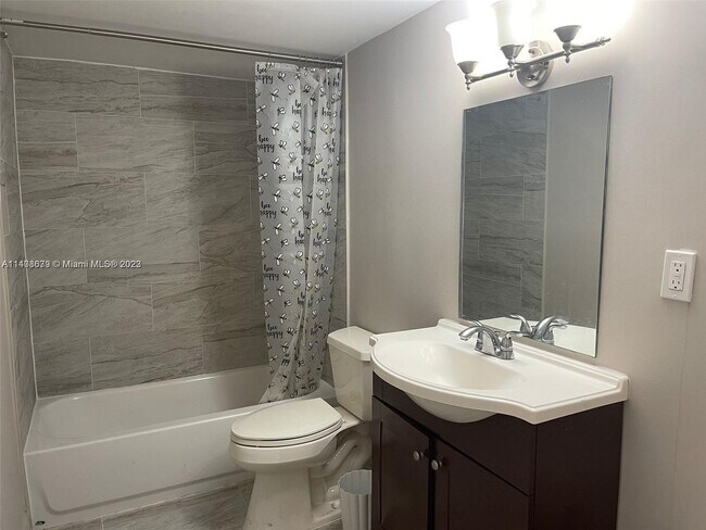 Photo - 15201 NE 6th Ave