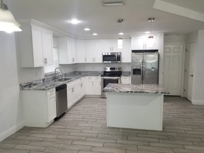 Photo - 1406 E Renfro St