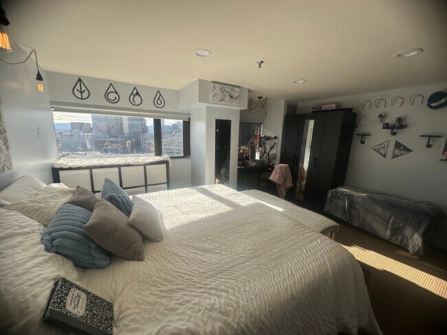 Photo - 100 Park Ave W Unidad 1708