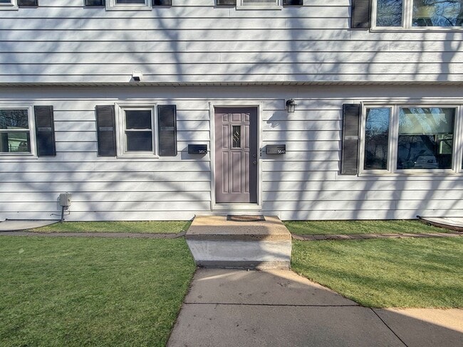 Photo - 5848 Washburn Ave S