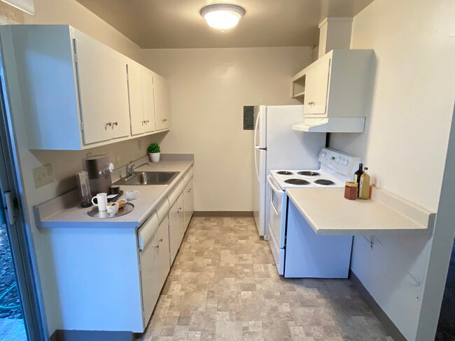 Bascom Holiday Apartments