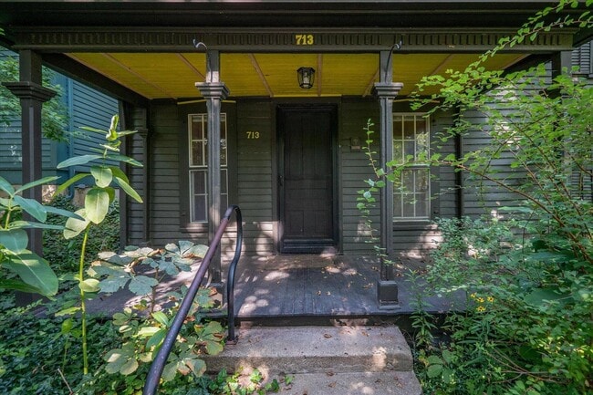 Photo - 713 N 5th Ave