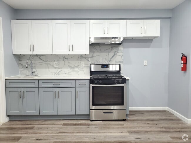 Building Photo - 644 Kennedy Blvd Unit 1 Rental