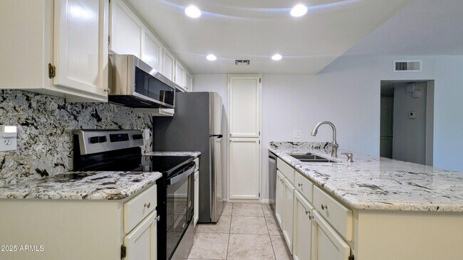 Photo - 2228 E Campbell Ave Unidad 234