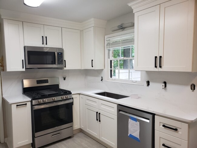 Photo - 5649 Roberts Dr