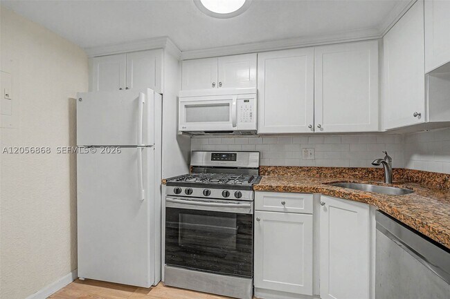 Building Photo - 6709 N Kendall Dr Unit 223