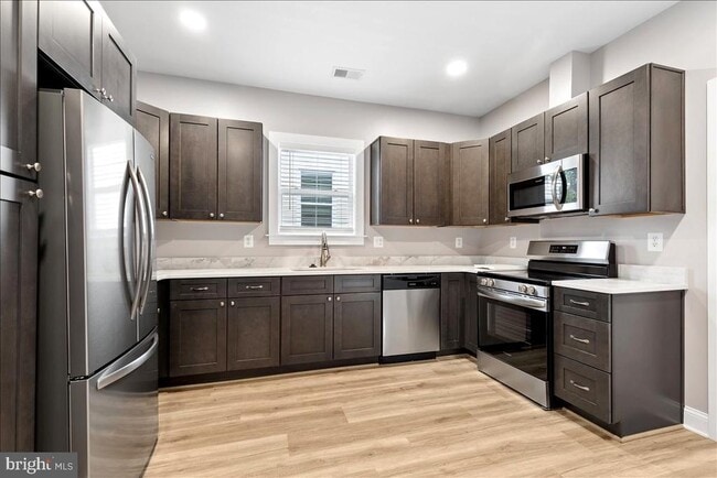 Building Photo - 1621 Bentley Rd