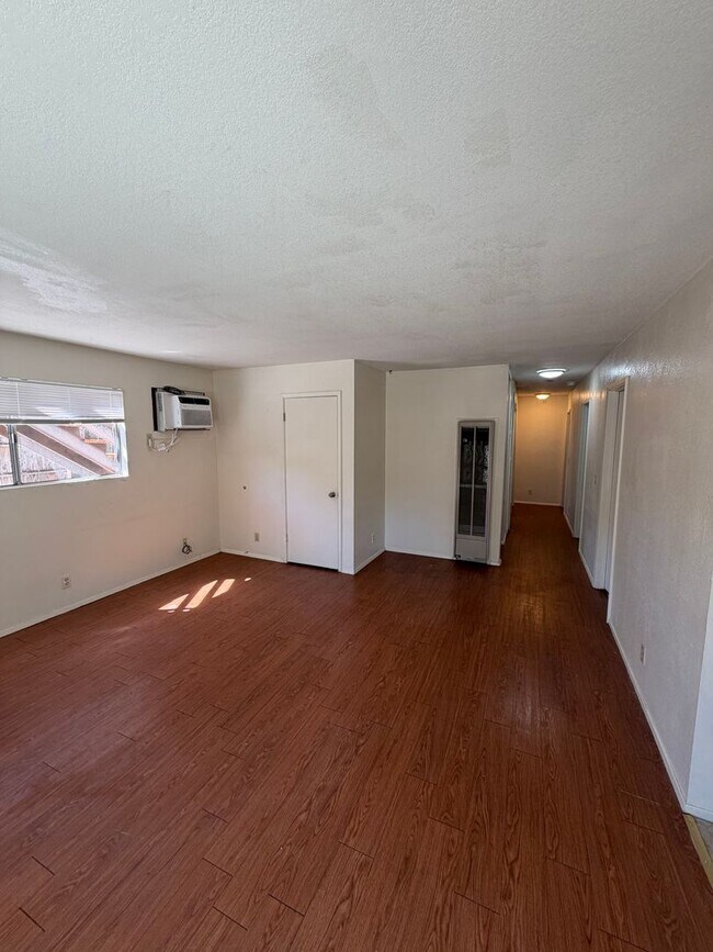 Photo - 1448 Warner St Unidad A