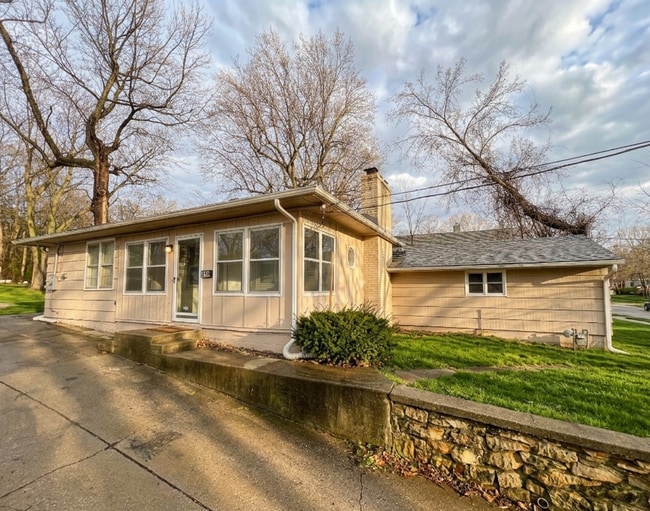 Building Photo - COMING SOON: Spacious Independence Home with Carport & Large Yard!
