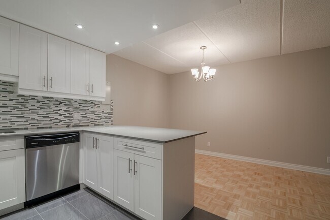 Photo - 4800 Maisonneuve Blvd W Unit 521