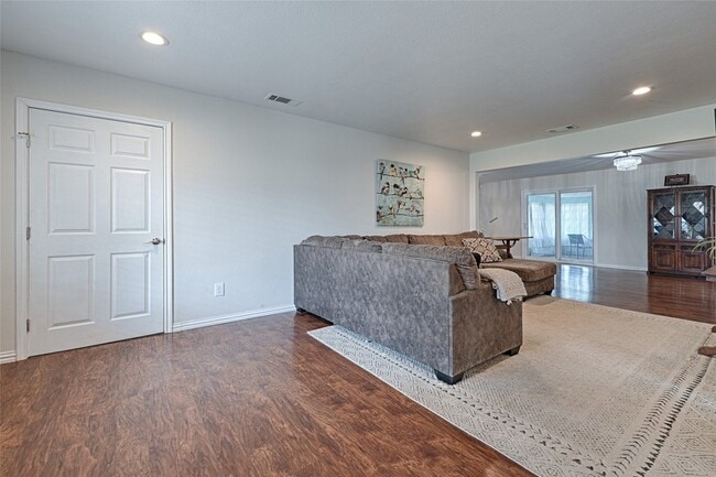 Photo - 2504 Burnett Dr